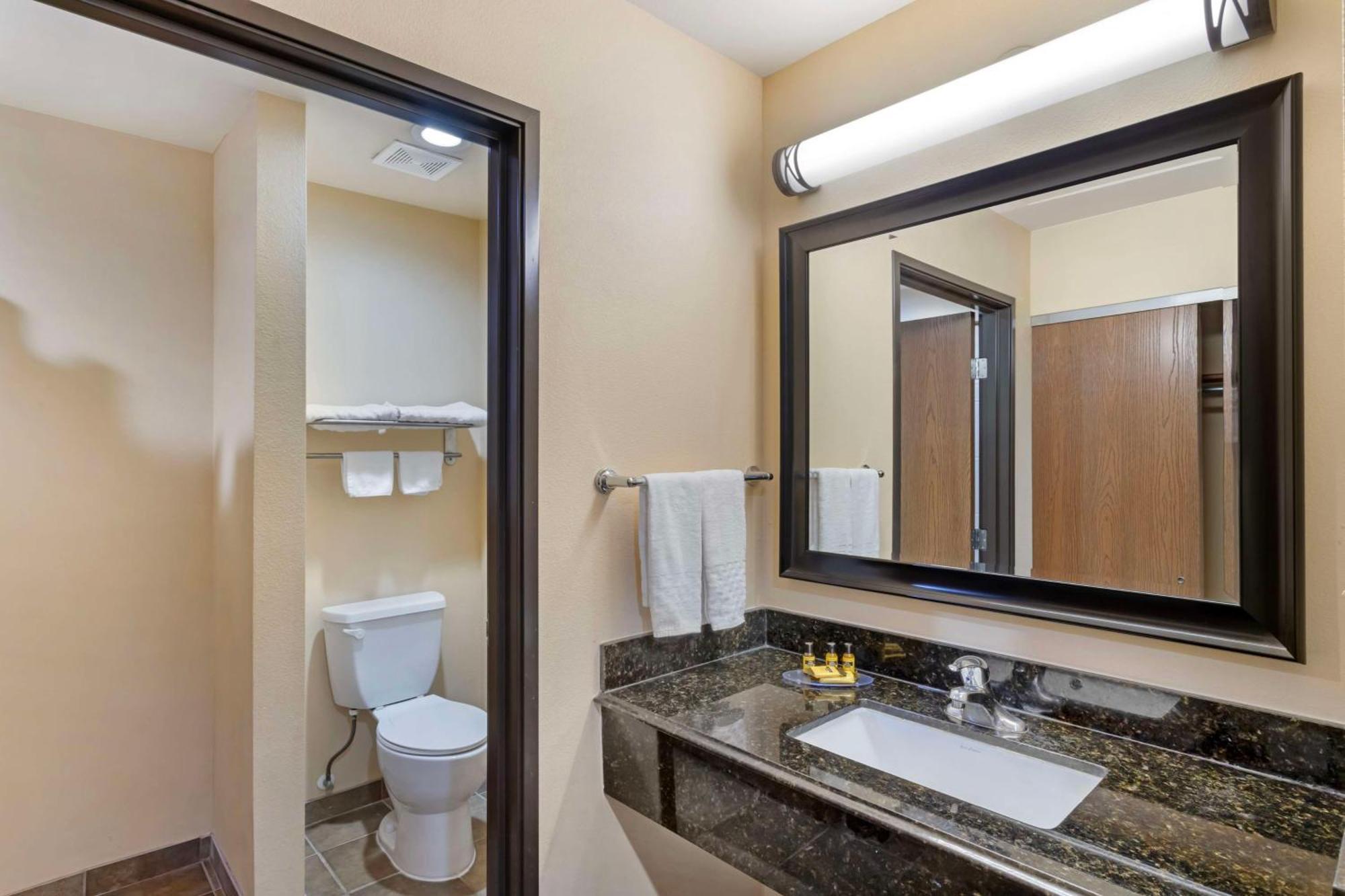 Best Western Plus Goliad Inn & Suites Экстерьер фото