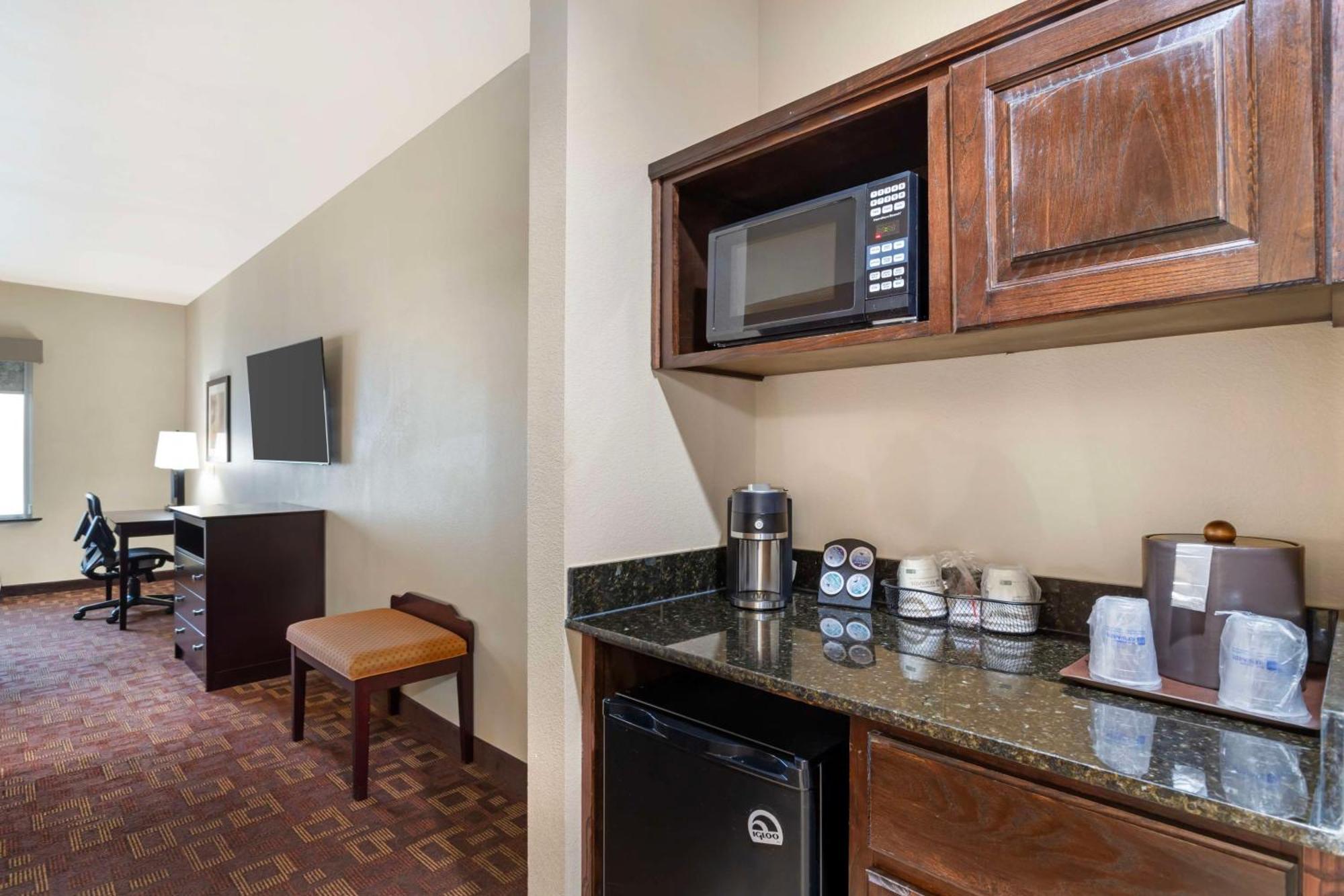 Best Western Plus Goliad Inn & Suites Экстерьер фото