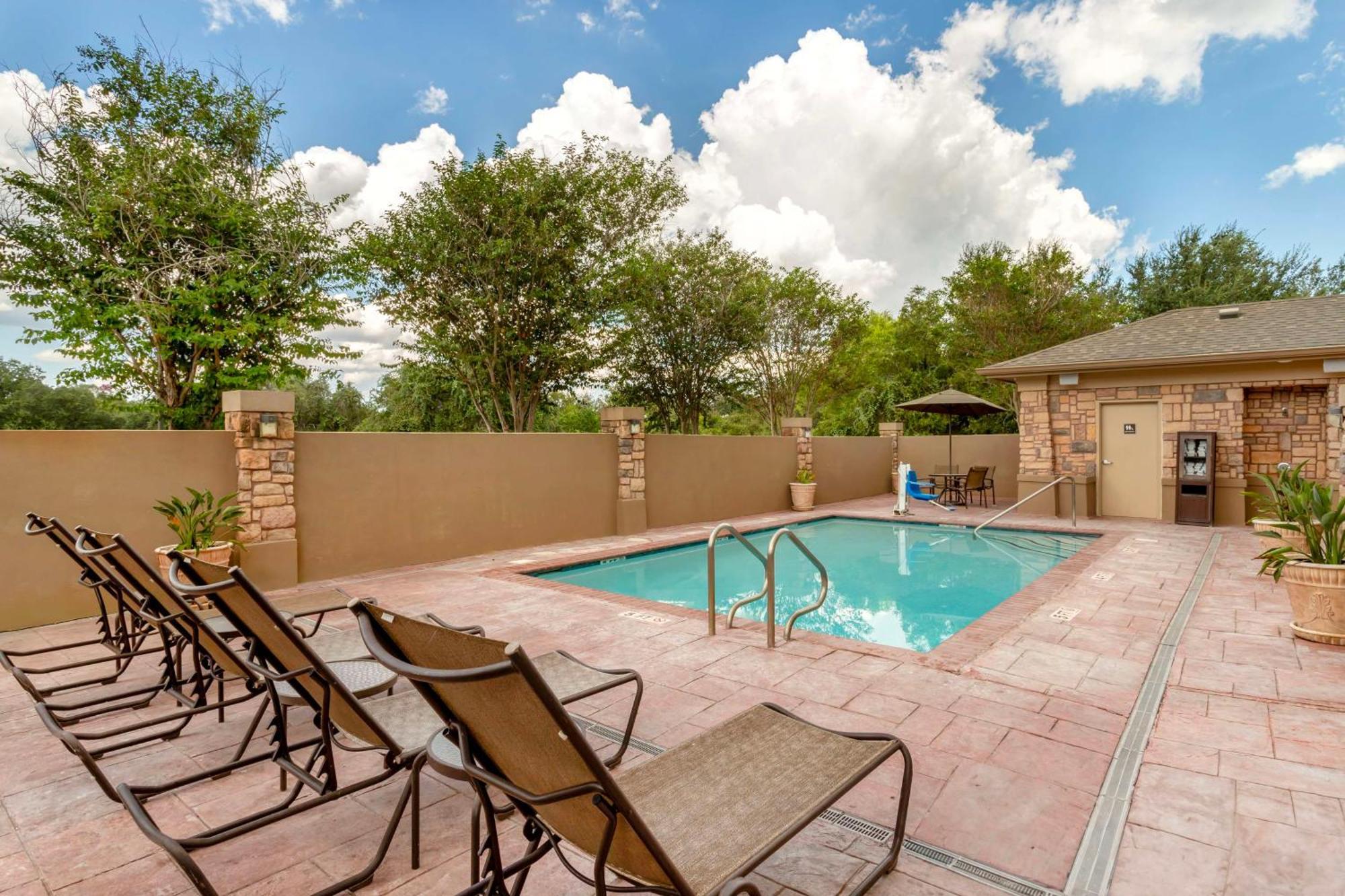 Best Western Plus Goliad Inn & Suites Экстерьер фото